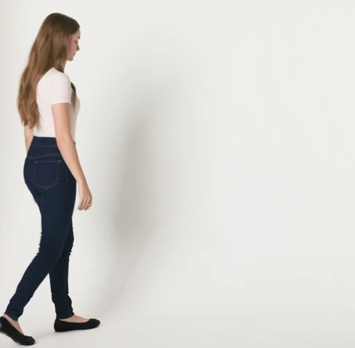 Essentials Women's Stretch Denim Mid-Rise Pull-On Skinny Jegging